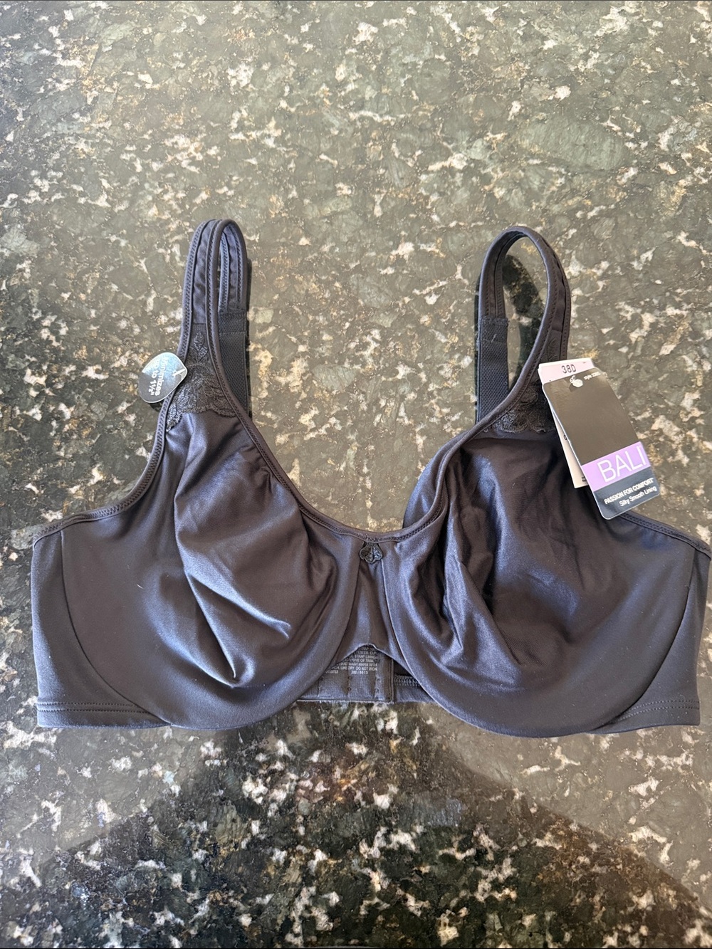Bali Smooth Full-Coverage Underwire Bra in Black